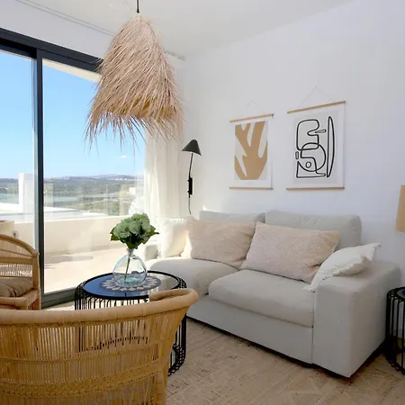 West Luxury Duplex Penthouse Aria شقة إِستيبونا