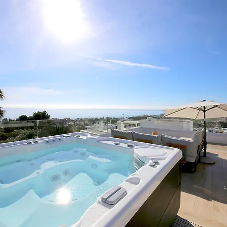 West Luxury Duplex Penthouse Aria شقة